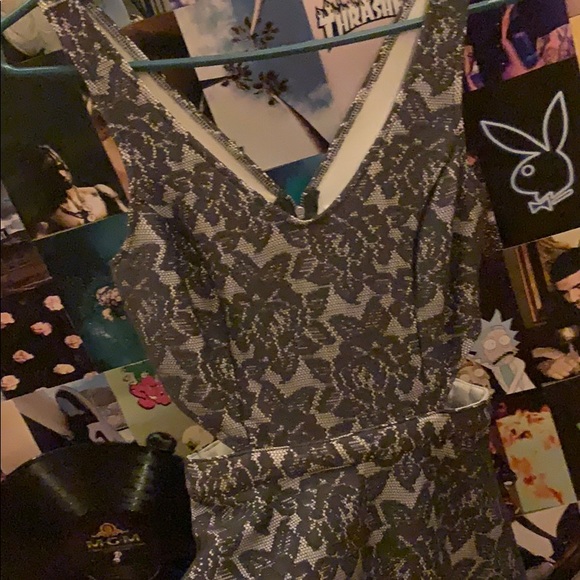 Abercrombie and Fitch super cute dress 💕 - Picture 3 of 4